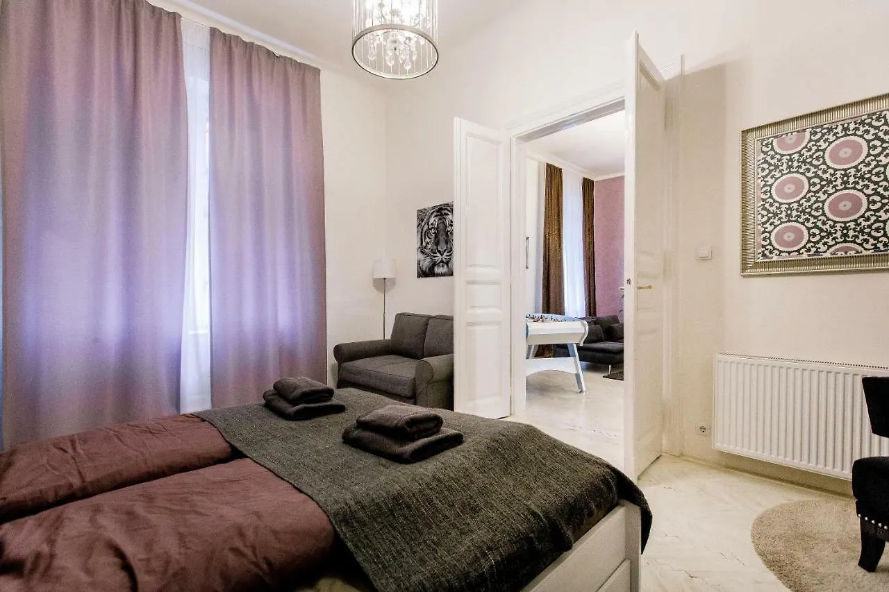 Kz5 Apartment In Kazinczy Street Budapest