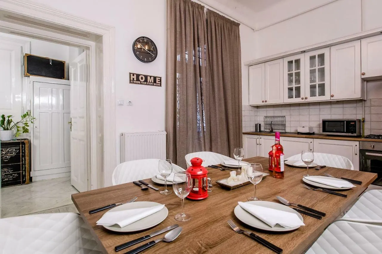 Kz5 Apartment In Kazinczy Street Budapest